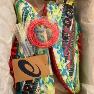 Men’s size 9.5/Women’s size 11 Asics Noosa Tri 13